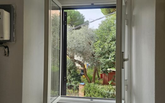 MONOLOCALE CENTRALE A LERICI