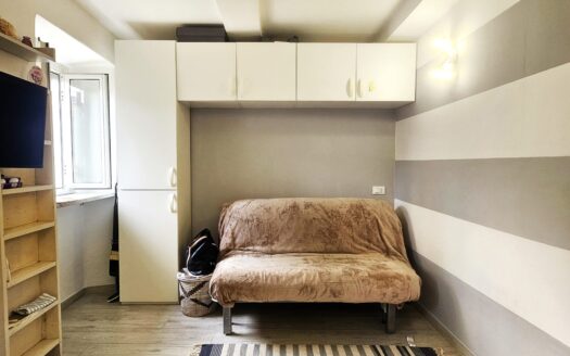 MONOLOCALE CENTRALE A LERICI