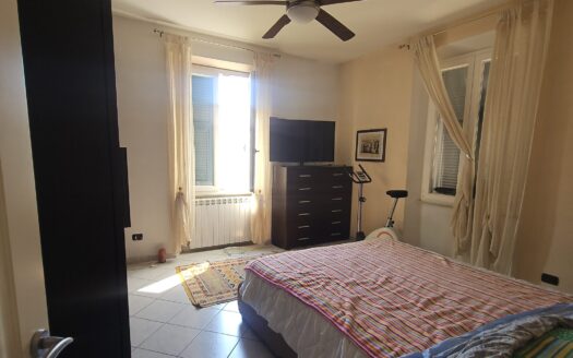 APPARTAMENTO DI VANI CINQUE ALLA SPEZIA