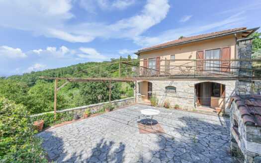 CASA INDIPENDENTE ALLA ROCCHETTA- MONTI BRANZI