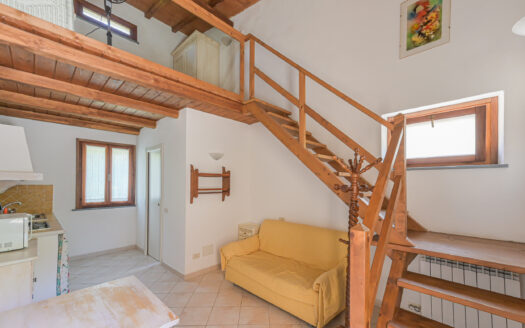 CASA INDIPENDENTE ALLA ROCCHETTA- MONTI BRANZI