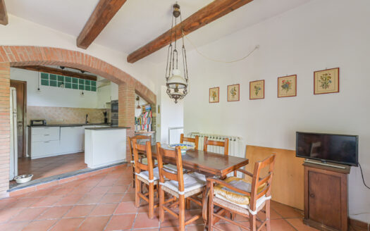 CASA INDIPENDENTE ALLA ROCCHETTA- MONTI BRANZI